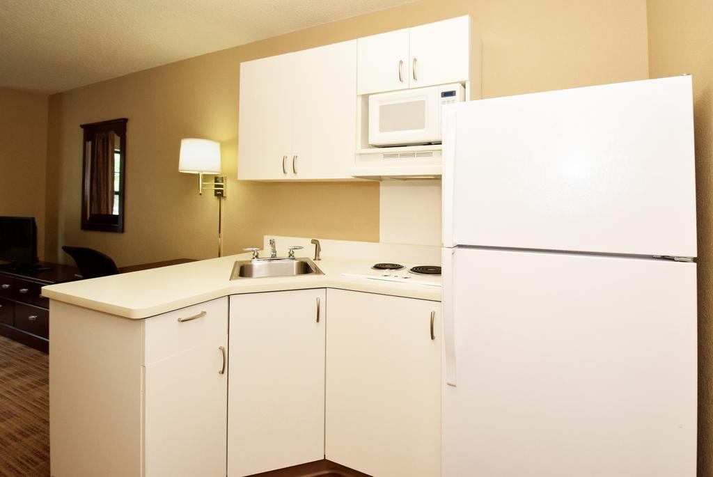 Extended Stay America Suites - Raleigh - Cary - Regency Parkway North Экстерьер фото